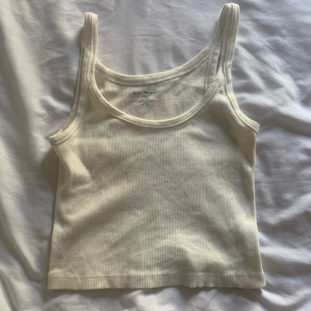 Basic white cropped tank top
